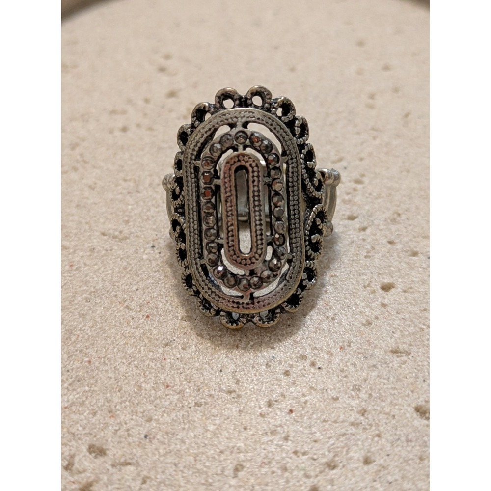 Ornate Silver Tone Stretch Ring Size 9 Oval Shape Victorian Revival Statement